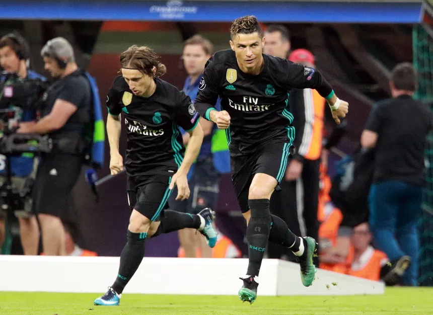 Luka Modric e Cristiano Ronaldo fizeram história juntos no Real Madrid e, aos 40 anos, continuam aí para as curvas (Foto: IMAGO)