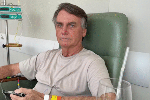 bolsonaro-no-hospital-525x350